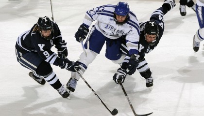 开云品牌-_高空空中漂移：在云间释放速度激情_，空中飘移