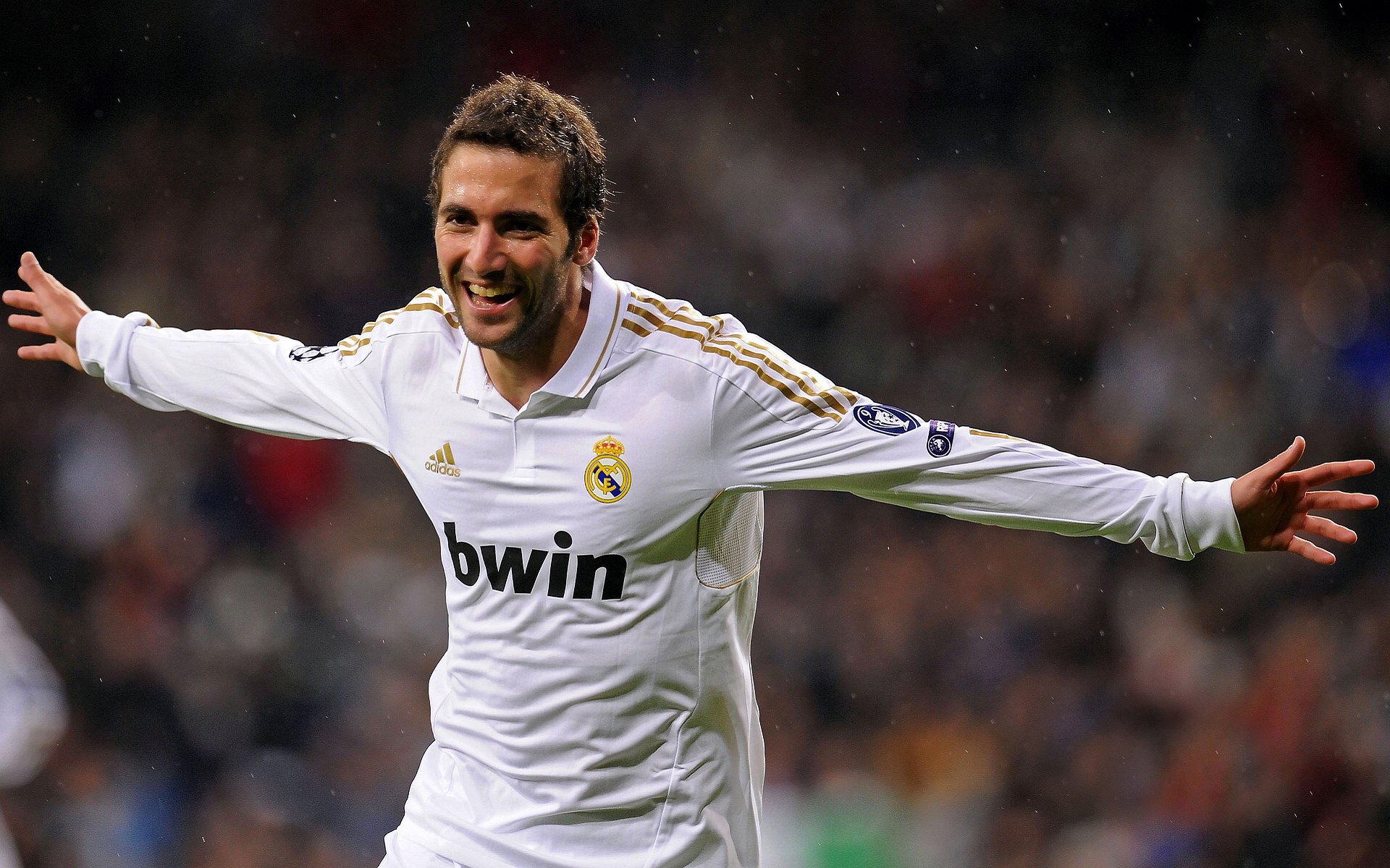 美国骑手吉塔·日特科维奇荣获2024年最佳障碍赛骑手奖，表彰其卓越表现。